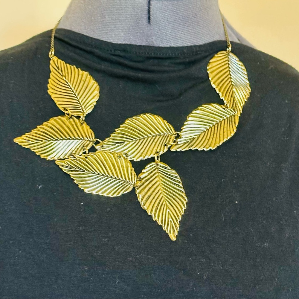 Gold Leaf Necklace